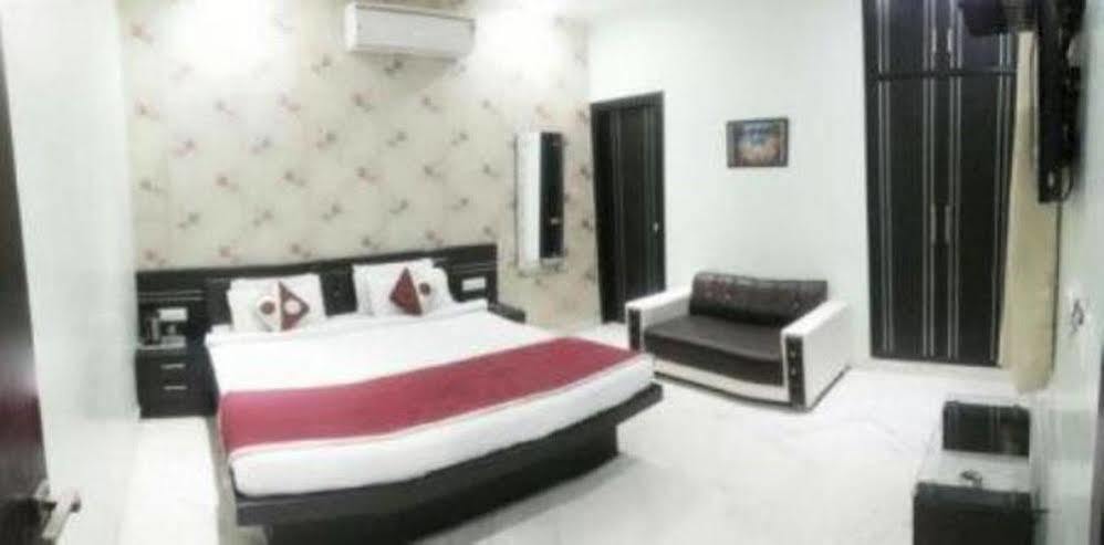 Star Hotel Агра Экстерьер фото
